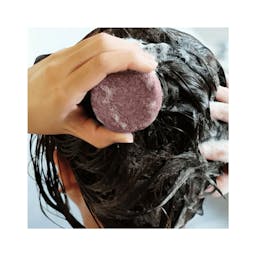 Splash Soap Company Conditioner Bar - Product In Use Thumbnail}