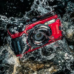 Olympus Tough TG-6 12 MP Waterproof Camera Lifestyle Wet Thumbnail}