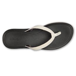 OluKai Pi’o Lua Sandals Top - White/Black Thumbnail}