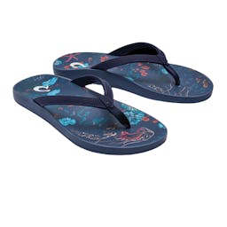 water-friendly sandals Thumbnail}